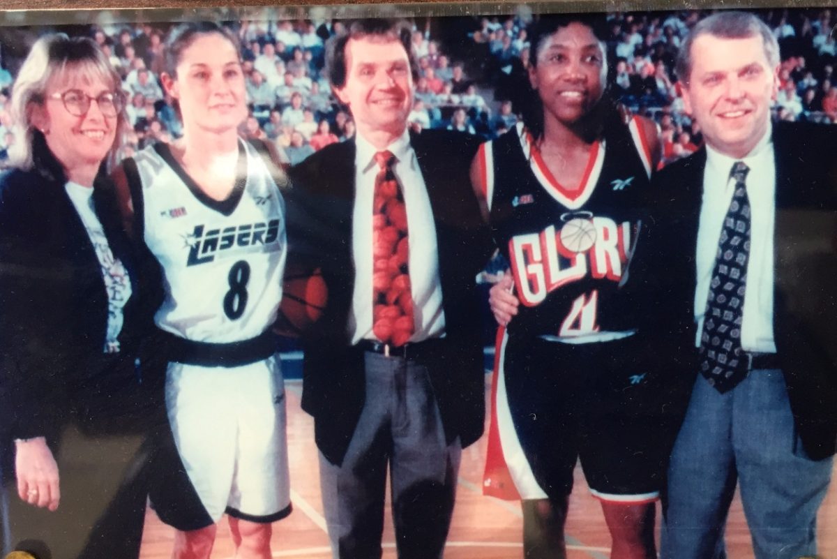 ​​Photo courtesy of THE INSIDE TRACK. Steve Hams (middle) during his ABL days.